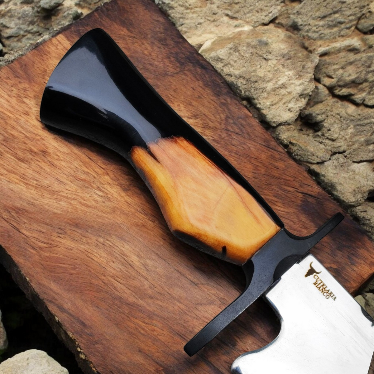 Faca Artesanal Modelo  Inglórios