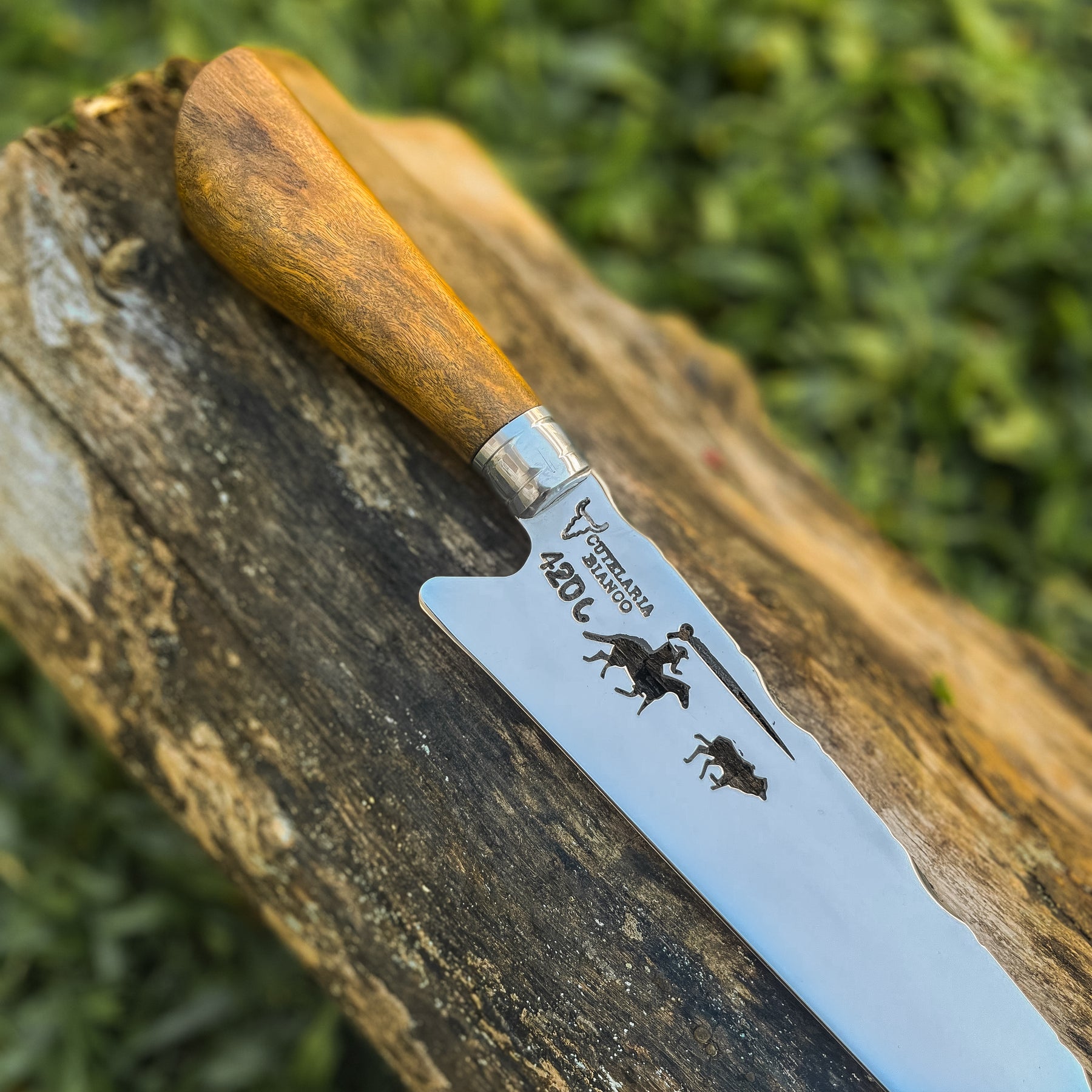 Faca de Churrasco 10" 3mm Lâmina Laçador com Cabo madeira + Case especial em couro