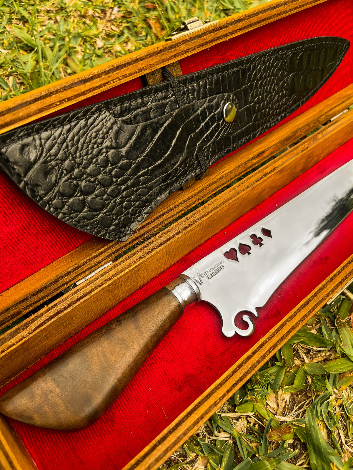 Faca Artesanal Premium para Churrasco NAIPS + Caixa em Madeira + Case em couro