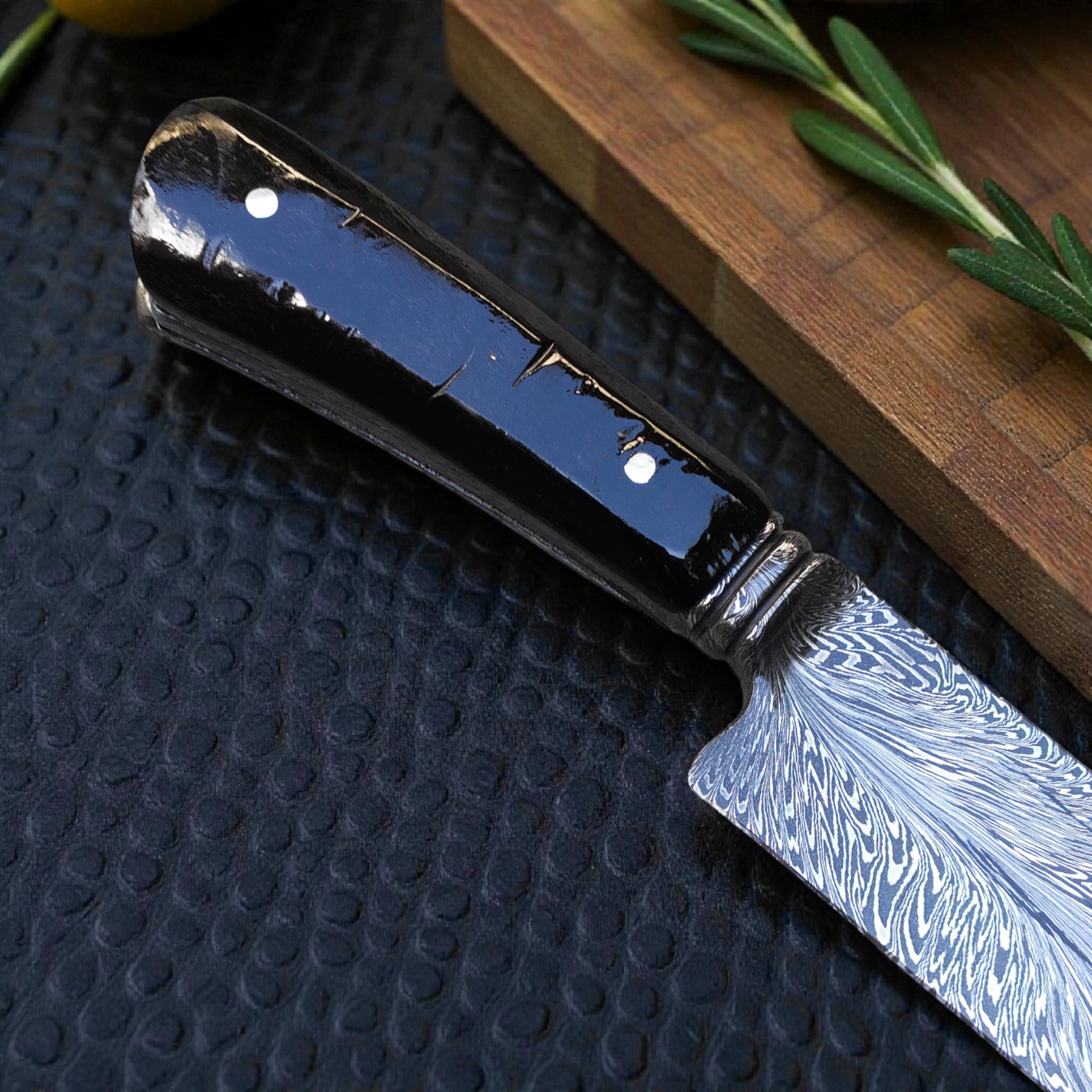 Edição Exclusiva para Colecionadores Modelo PLUME — Obra de Arte em Aço Damasco